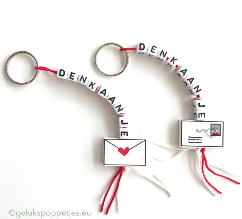 Keychain I'm thinking of you with lucky charm envelope