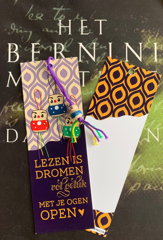 Reading bookmarks is dreaming happily with your eyes open