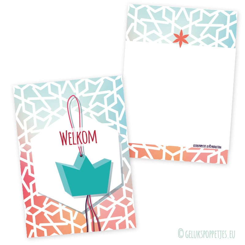 Welcome keychain with lucky charm crown