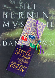 Reading bookmarks is dreaming happily with your eyes open